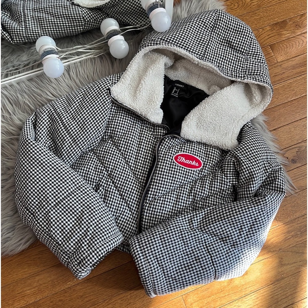 Super adorable houndstooth coat/jacket